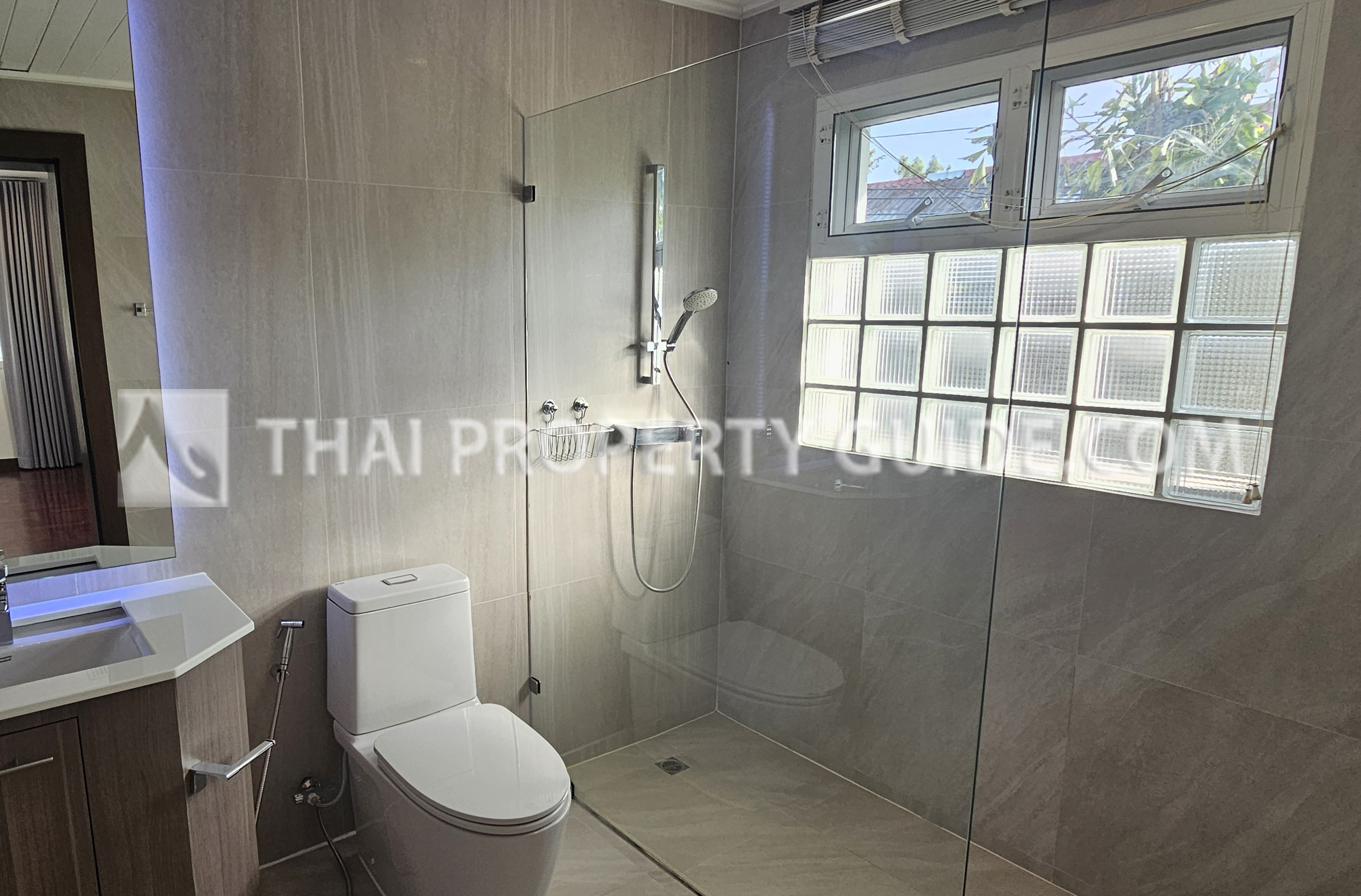 House with Shared Pool in Nichada Thani 